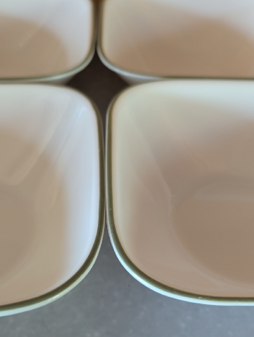 Corelle ,White Ceramic Square Bowls with Olive Green Rim - Set of 4 ๐๐๐ - Picture 2 of 11
